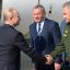 Министр обороны Сергей Шойгу приветсвует Путина