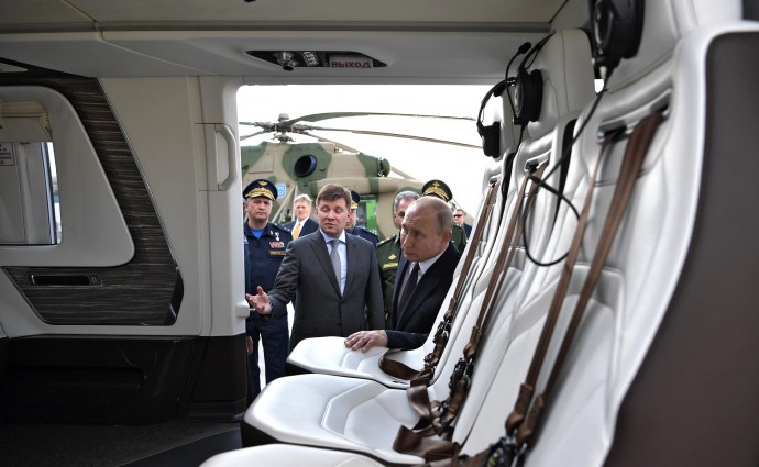 Президенту показывают образцы авиатехники