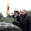 Владимир Путин и Владимир Бендет у пушки в Петропавловской крепости