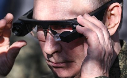 Путин протестировал инновационные очки «Стрекоза» на учениях «Запад-2025»