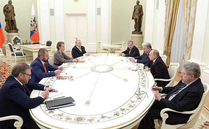 Владимир Путин встретился с другими кандидатами в Президенты
