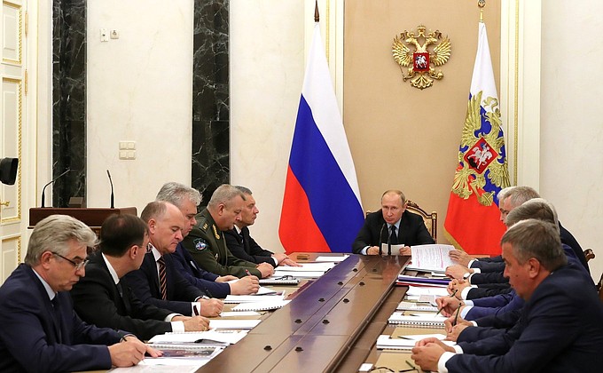 Видео: Владимир Путин на встрече с руководством госкорпорации «Роскосмос»